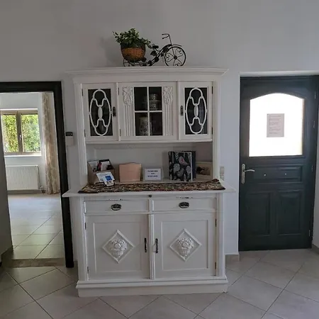 Magnificent, Authentic Private And The Kardhamili