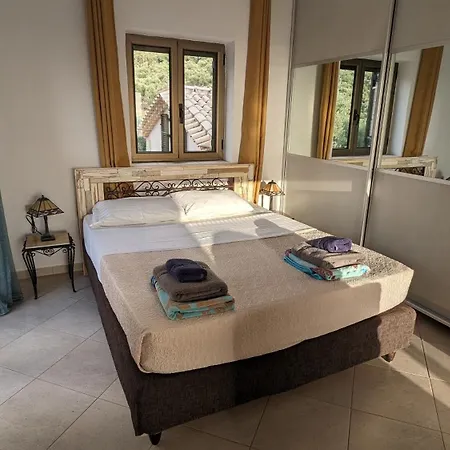 Villa Magnificent, Authentic Private And The Kardhamili